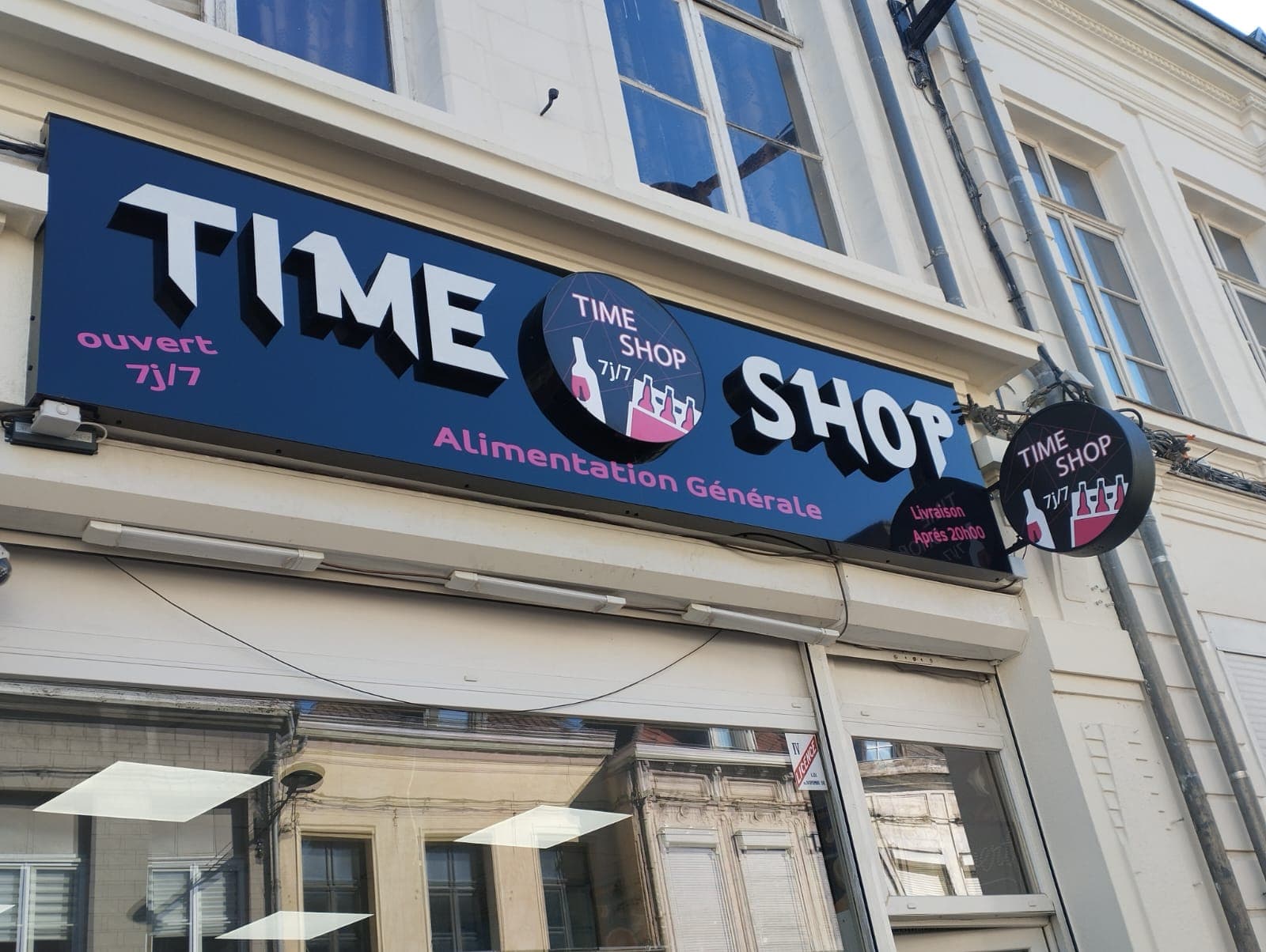 Photo de la réalisation : Enseigne 'Time Shop' pour Time Shop